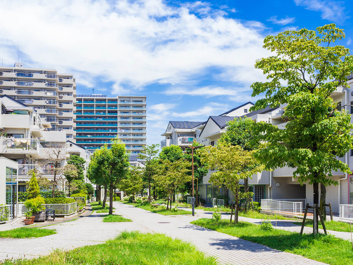 緑あふれる住宅街とマンション群｜大阪・京阪神の土地売買仲介｜株式会社K-connect